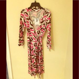 NWT Diane Von Furstenberg pink & brown wrap dress